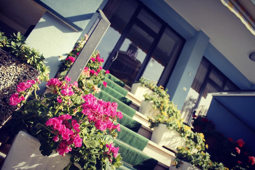 Hotel Amoha Римини Экстерьер фото