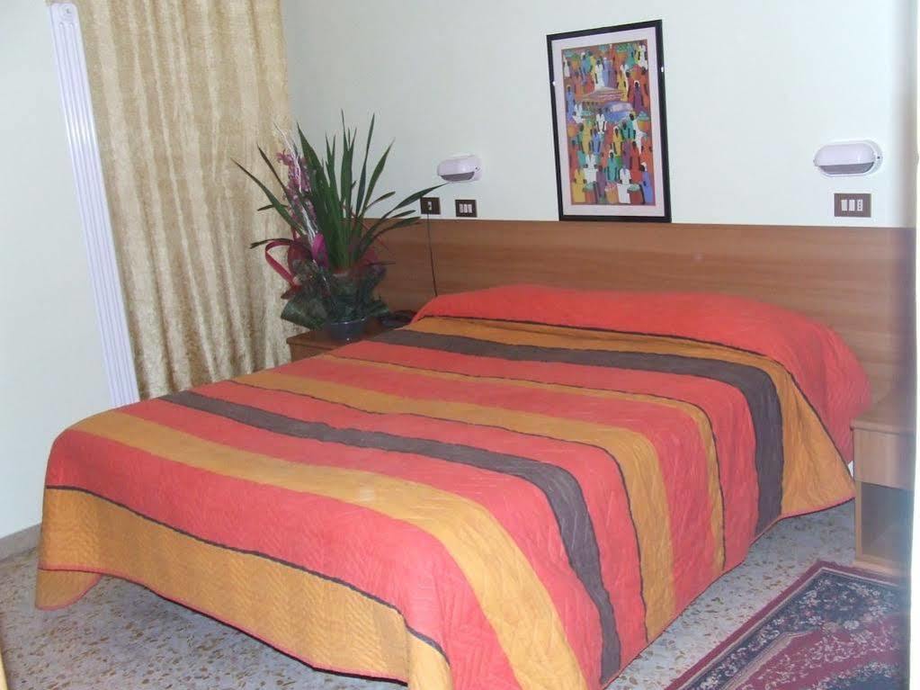 Hotel Amoha Римини Экстерьер фото