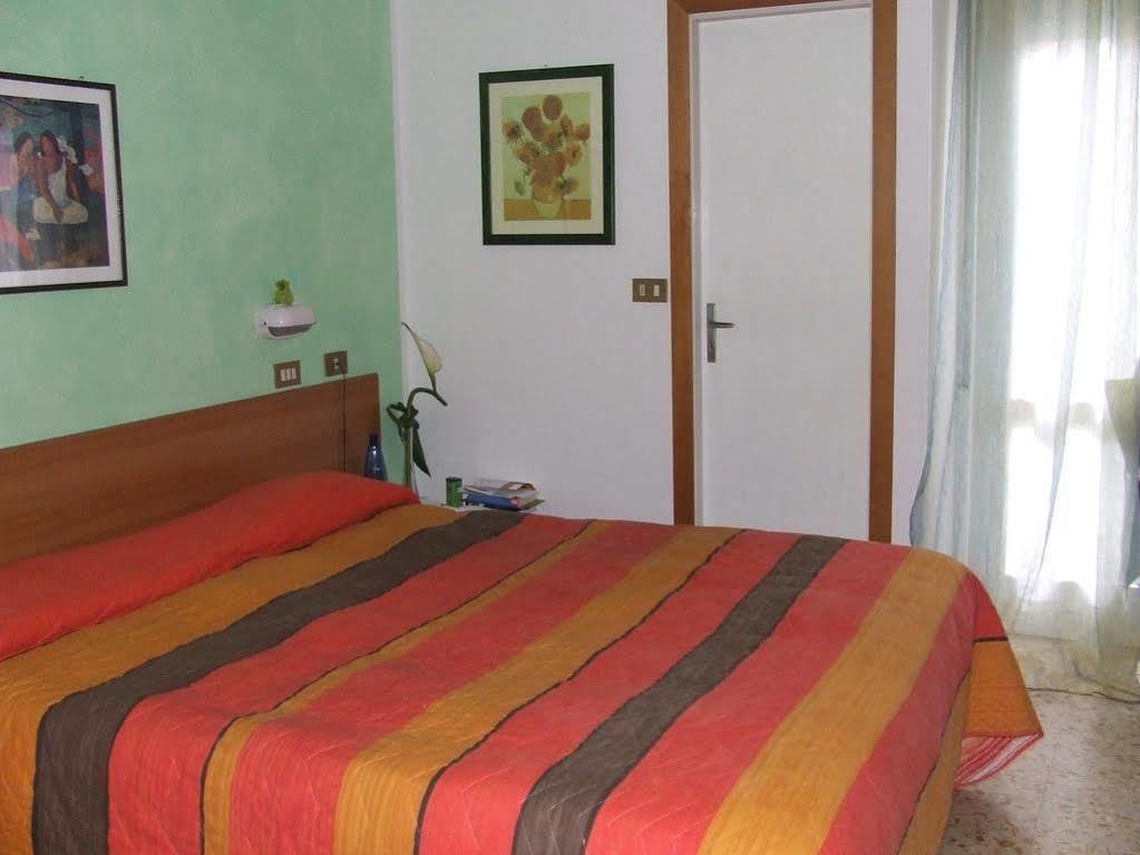 Hotel Amoha Римини Экстерьер фото