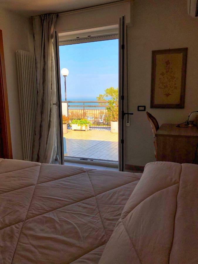 Hotel Amoha Римини Экстерьер фото
