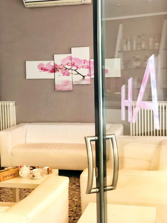 Hotel Amoha Римини Экстерьер фото