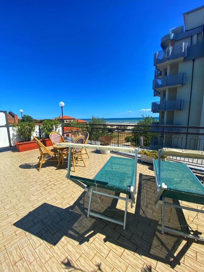 Hotel Amoha Римини Экстерьер фото