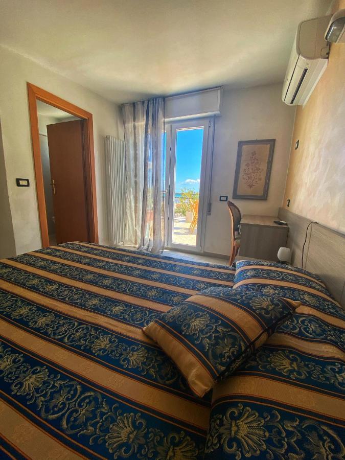 Hotel Amoha Римини Экстерьер фото