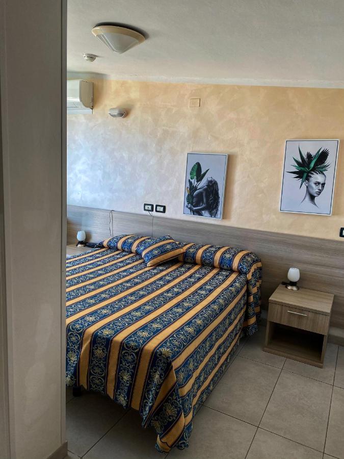 Hotel Amoha Римини Экстерьер фото