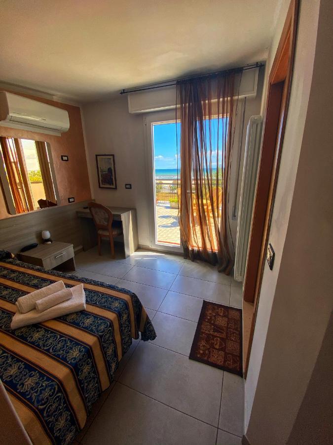 Hotel Amoha Римини Экстерьер фото